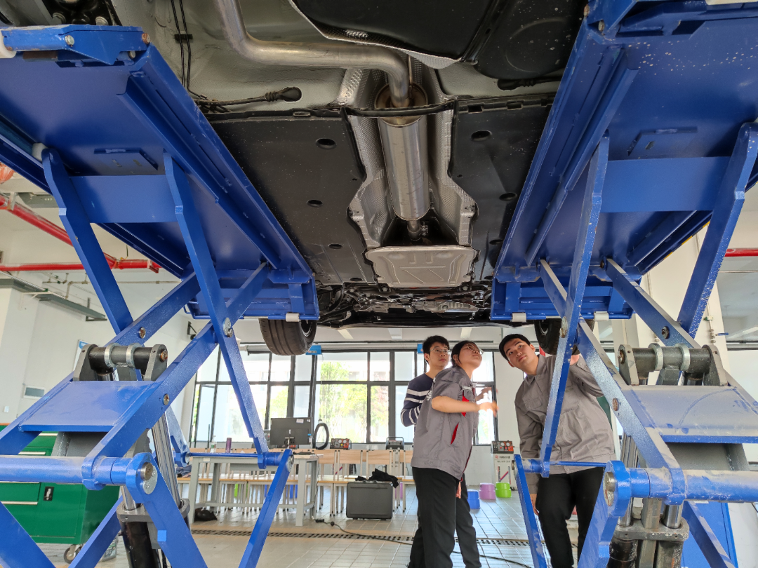 捷报频传！pp电子学子在2022年广西职业院校技能大赛斩获多个奖项