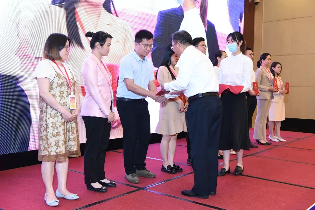 pp电子辅导员在第十一届广西高校辅导员素质能力大赛中获三等奖