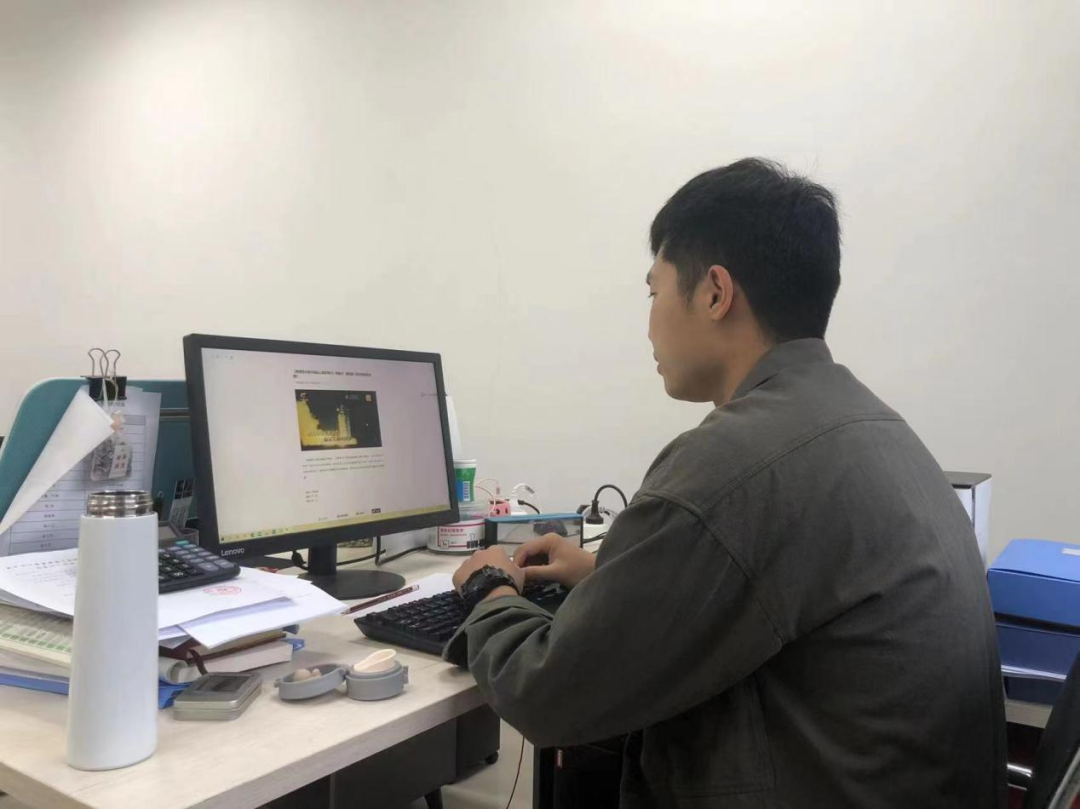 电视专题片《紧跟伟大复兴领航人踔厉笃行》在pp电子引起热烈反响